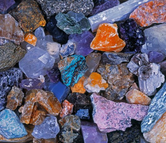 Різноманітність корисних копалин Закарпаття